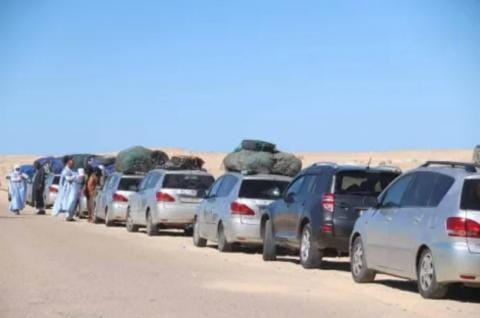 سائقو النقل الموريتانيون يحتجون على ارتفاع الرسوم عند معبر الكركرات