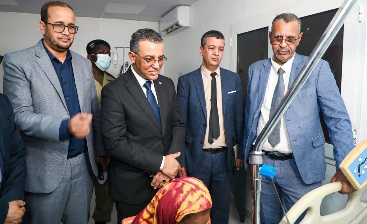 وزير الصحة يتفقد مركز استطباب الشيخ زايد