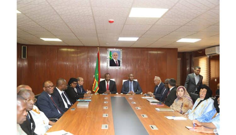 وزير التنمية الحيوانية يجتمع بنظيره الإيفواري