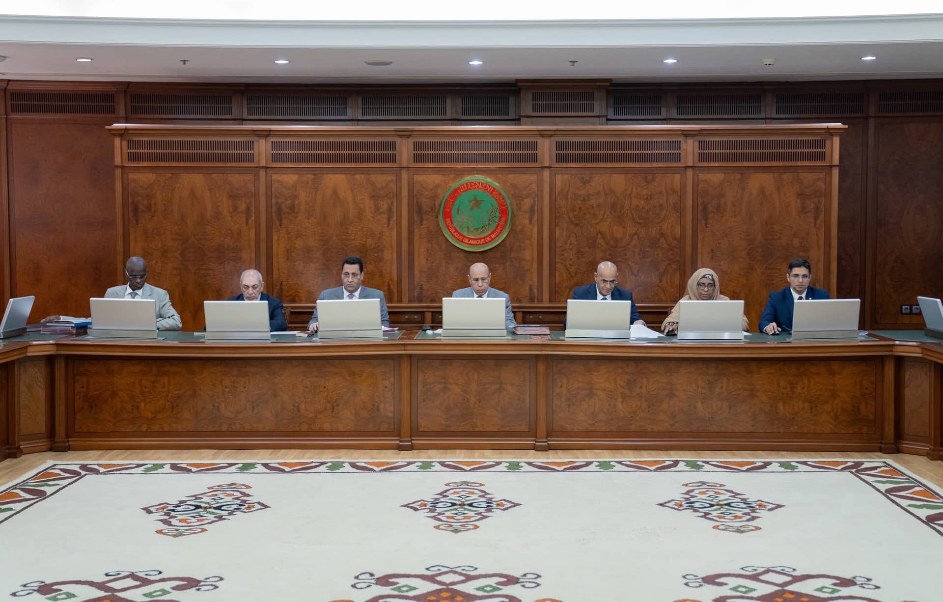 مجلس الوزراء يعقد اجتماعه الأسبوعي بالقصر الرئاسي