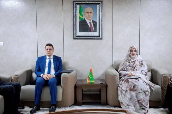 اجتماع بين وزيرة التعليم ووزير التحول الرقمي لبحث رقمنة المسابقات الوطنية