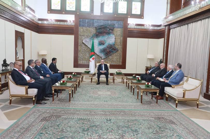 الرئيس الجزائري يستقبل الوزير الأول المختار ولد أجاي