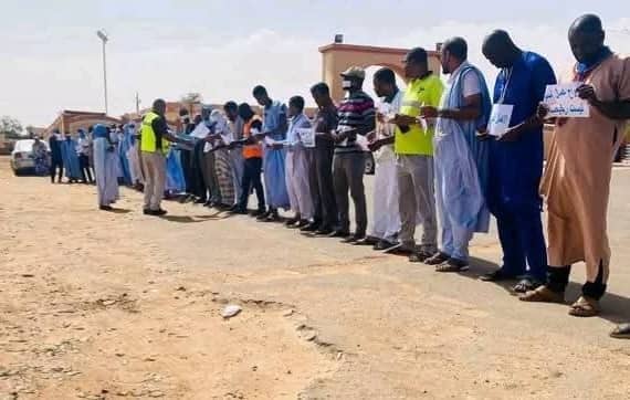 عمال في “سنيم” يجددون الاحتجاج للمطالبة بتحسين الخدمات الصحية